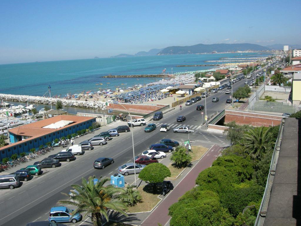 Comfort Beach House Marina di Massa Camera foto