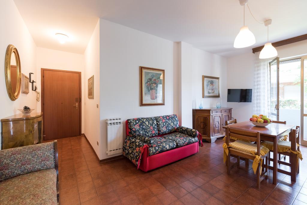 Comfort Beach House Marina di Massa Esterno foto