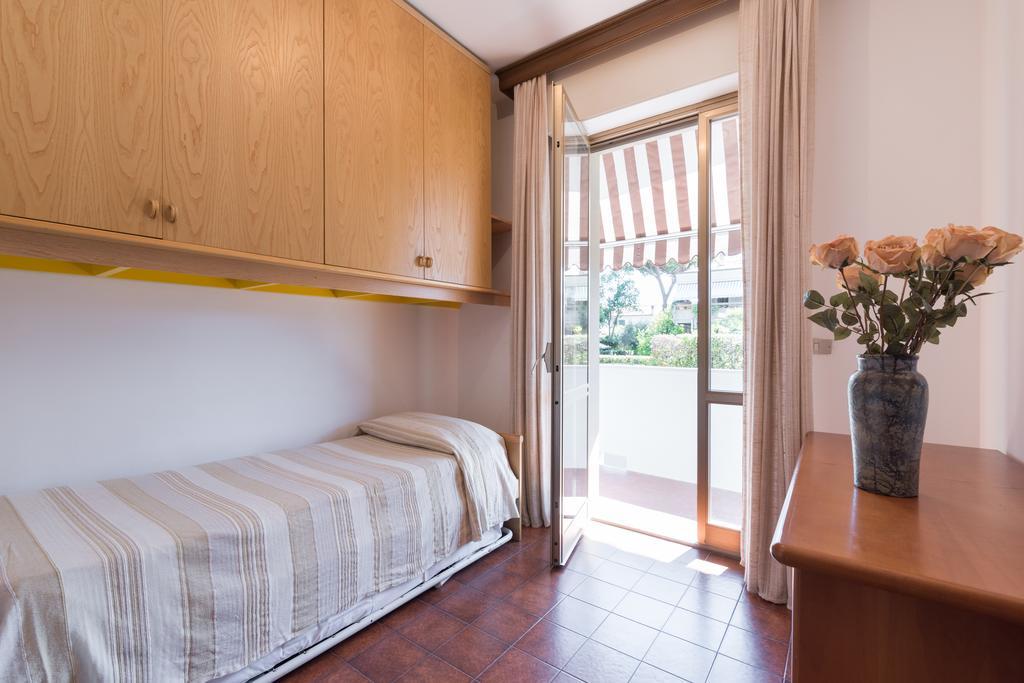 Comfort Beach House Marina di Massa Esterno foto